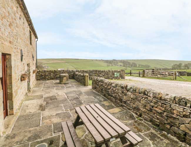 highfields-barn-outside-area